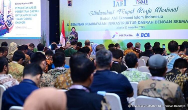 Menteri Keuangan (Menkeu) Sri Mulyani Indrawati mengatakan, salah satu ikhtiar atau usaha Pemerintah untuk menjaga perekonomian Indonesia dari berbagai guncangan yakni menggunakan instrumen APBN dan APBD.