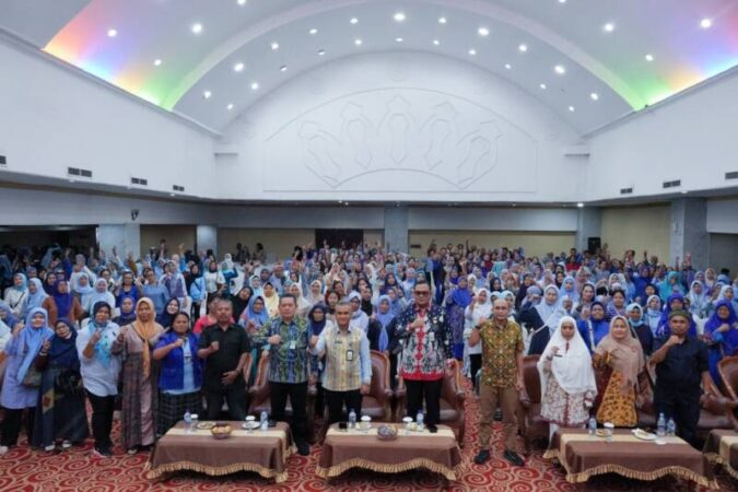 Sebanyak 500 peserta Keluarga Penerima Manfaat (KPM) Program Keluarga Harapan (PKH) yang berasal dari 4 kecamatan yakni Medan Amplas, Johor, Maimun dan Denai mengikuti Pelatihan Teknis PKH di Hotel Madani Medan, Kamis (25/1).