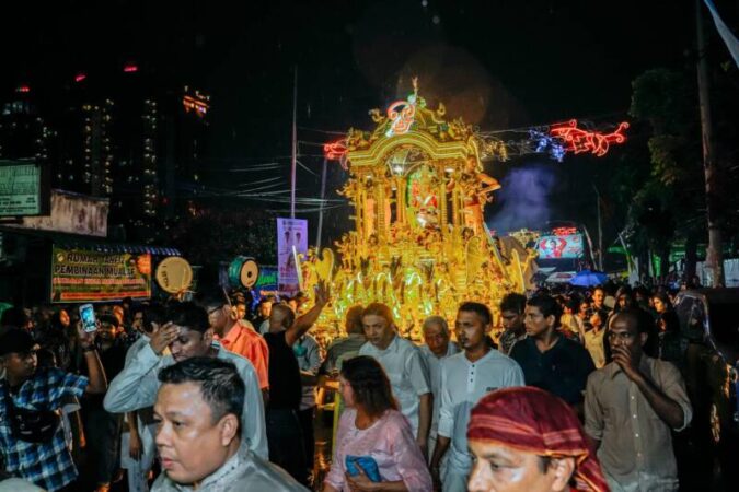 Ribuan warga kota Medan terlihat sangat antusias mengikuti Perayaan Thaipusam yang digelar Pemko Medan berkolaborasi dengan PHDI kota Medan, Kamis (25/1/2024) malam.