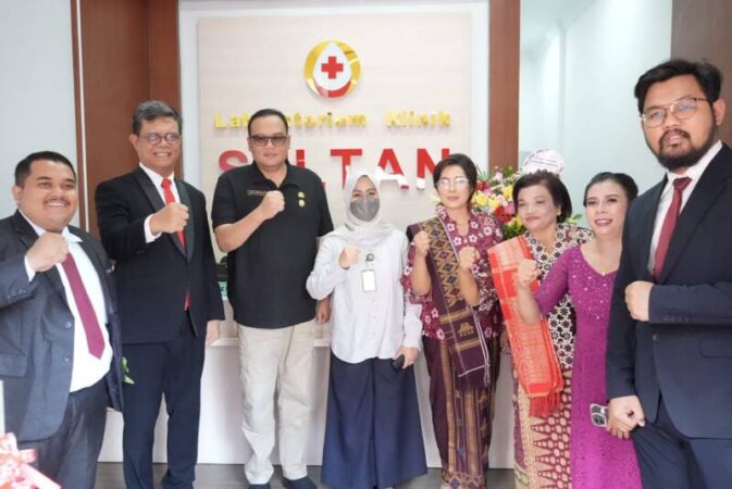 Wali Kota Medan Bobby Nasution diwakili Kadis Kesehatan dr. Taufik Ririansyah pada peresmian Laboratorium Sultan yang berlokasi di Jalan Iskandar Muda, Kelurahan Petisah Hulu, Selasa (30/1).