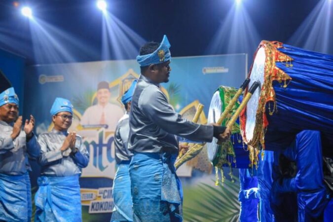 Wali Kota Medan Bobby Nasution membuka Musabaqah Tilawatil Qur’an (MTQ) ke-57 Tingkat Kota Medan Tahun 2024 di Jalan Flamboyan Raya, Kelurahan Tanjung Selamat, Kecamatan Medan Tuntungan, Sabtu (11/5) malam.