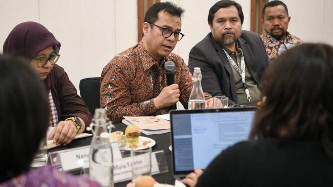 Wamenkomdigi Nezar Patria saat melakukan pertemuan usai Konferensi CTRL+J APAC di Hotel Le Meredien, Jakarta, Selada (22/7/2025).