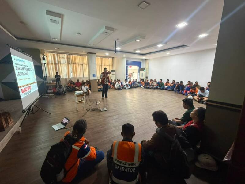 Cegah Kecelakaan di Area Pelabuhan, PMT Edukasi 390 Pekerja Soal Bahaya Blind Spot